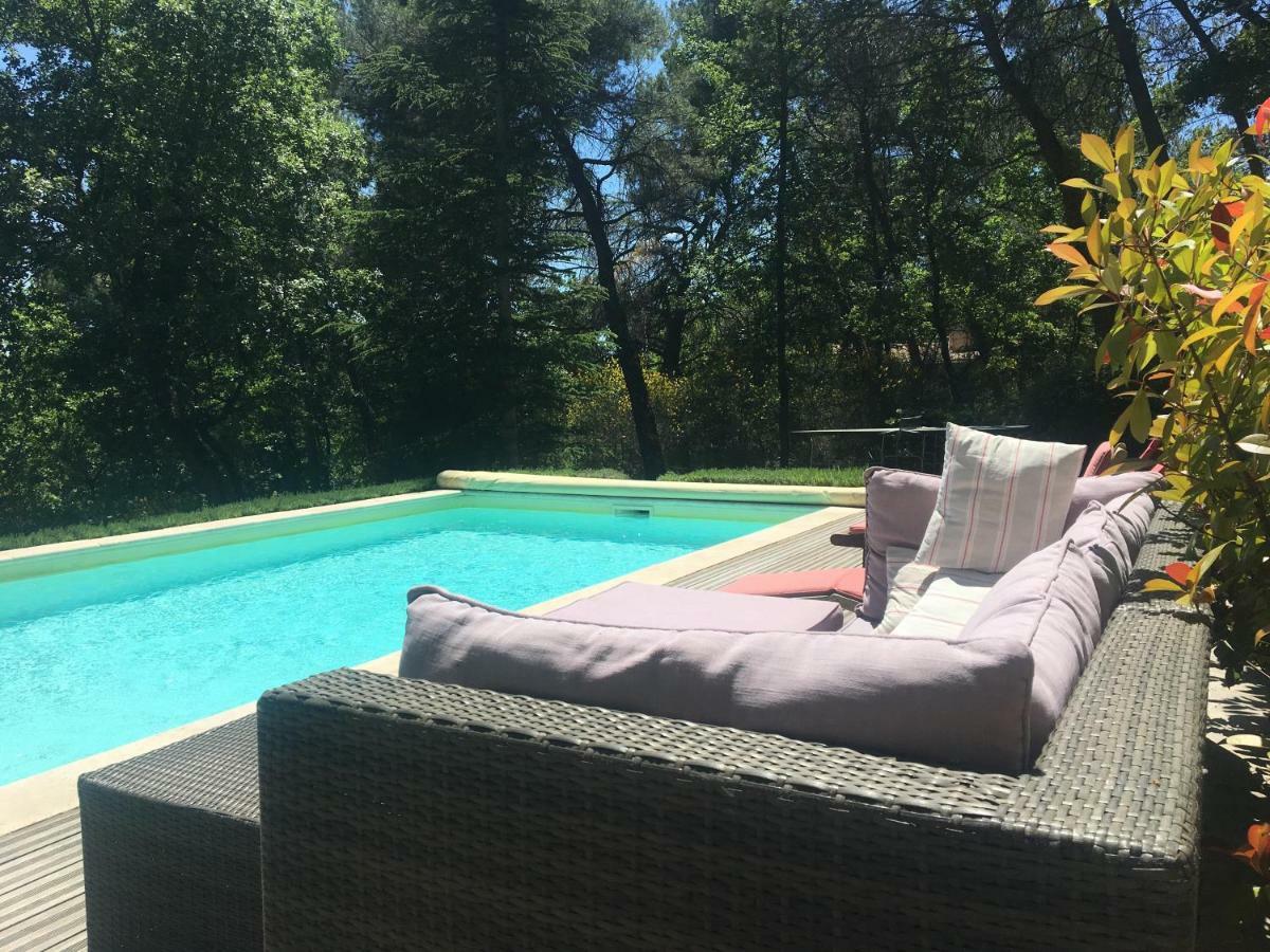 Villa De Carbonelle Pierrevert ภายนอก รูปภาพ